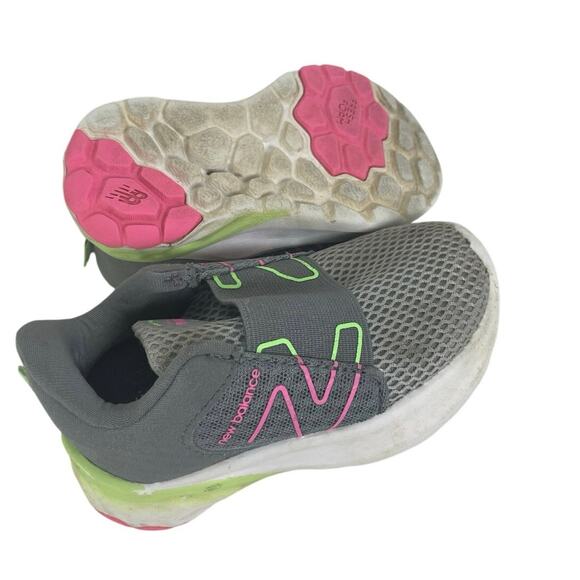 NEW BALANCE TODDLER SHOES SLIDE ON SIZE 5.5 GRAY NEON LIGHT WEIGHT VERSATILE - Picture 9 of 11